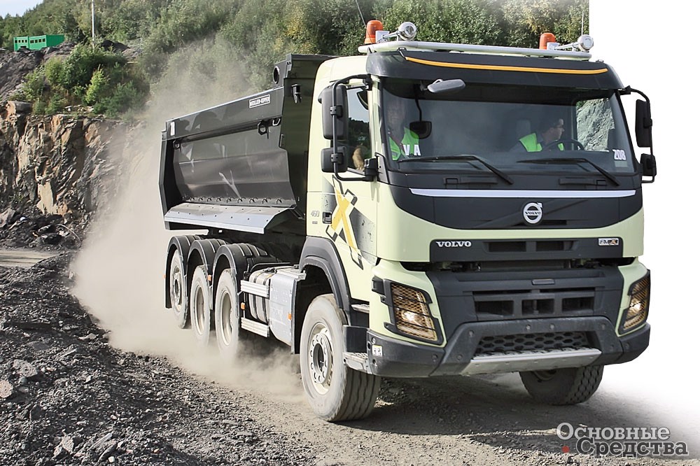 Volvo FMX 8x4 с подъемной