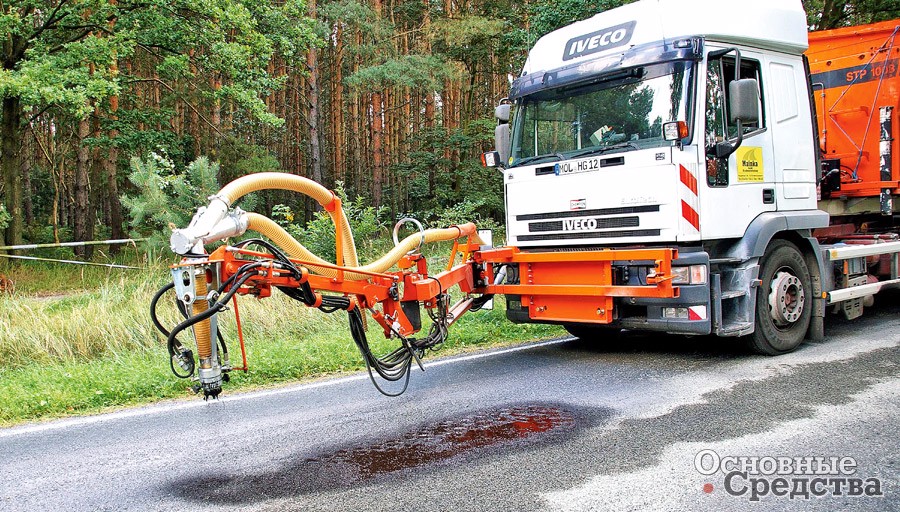 В установке Strassmayr STR 1008/6000 с ручным управлением используется струйно-инъекционный метод ремонта