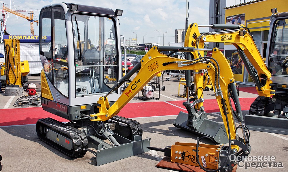 Молот Delta F-3 массой 130  кг на мини-экскаваторе Wacker Neuson