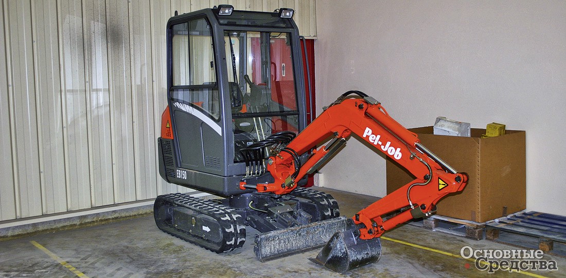 Мини-экскаватор Pel-Job EB-150 массой 1,48 т выпускался с 1997 по 2000 гг.