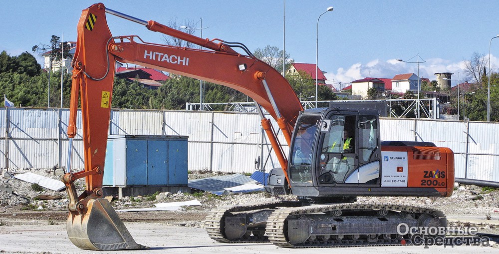 Экскаватор Hitachi на оригинальных гусеницах Hitachi