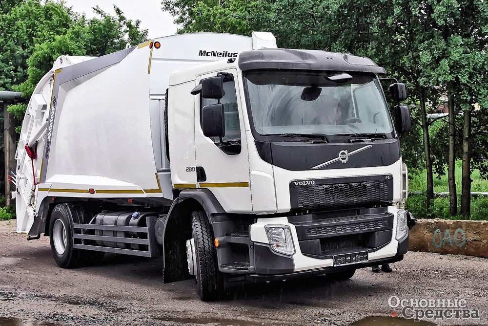 Мусоровоз McNeilus на шасси Volvo FES с кузовом 16 м<sup>3</sup> от компании «Мега Драйв»