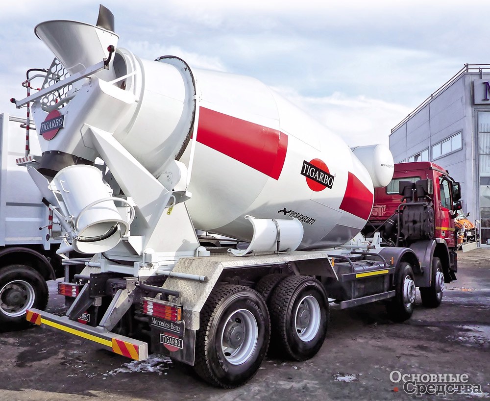 АБС Tigarbo вместимостью 9 м<sup>3</sup> на 4-осном шасси Mercedes-Benz Actros