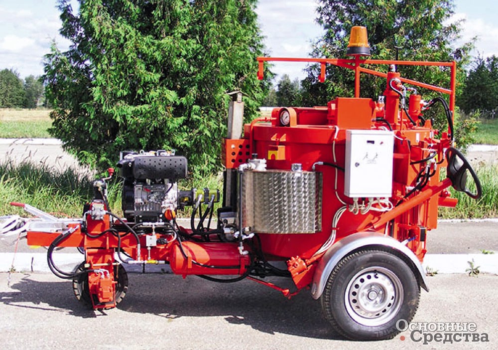 ЭД-205П – прицепная машина для ремонта дорог методом пневмонабрызга