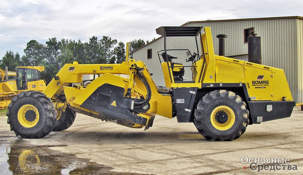 Ресайклер Bomag MPH 122 – машина маневренная. При длине 9 м внутренний радиус при повороте не превышает 3,7 м