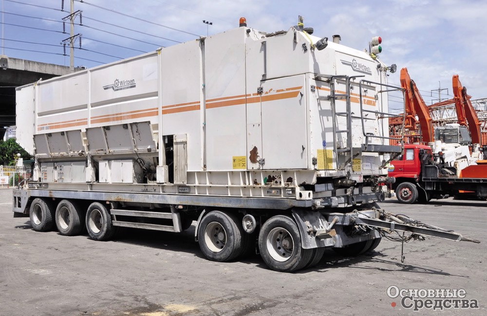 Машина для приготовления цементно-водной суспензии Wirtgen WM 1000 участвует в комплексе работ по ресайклингу