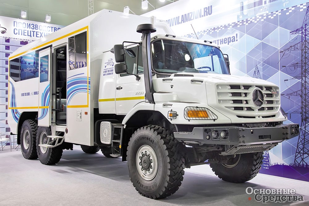 Вахтовый автобус на шасси Mercedes-Benz Zetros 2733A 6х6