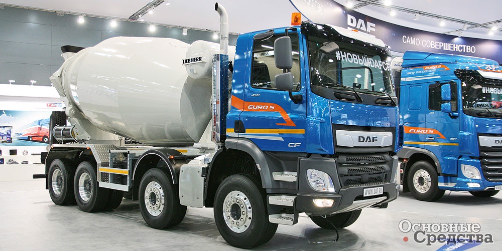 АБС Liebherr HTM 1004 с барабаном вместимостью 10 м[sup]3[/sup] на шасси DAF CF450 FAD 8x4