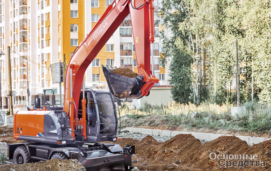 Hitachi ZX170W-5A в стандартной комплектации: моноблочная стрела, стандартная рукоять, основной ковш, без механизма быстрой смены и дополнительных гидролиний, бульдозерный отвал и ауригеры