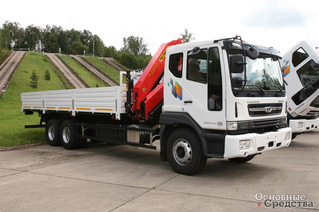 Daewoo Novus 6x4 с КМУ Palfinger PK23500 и бортовой платформой