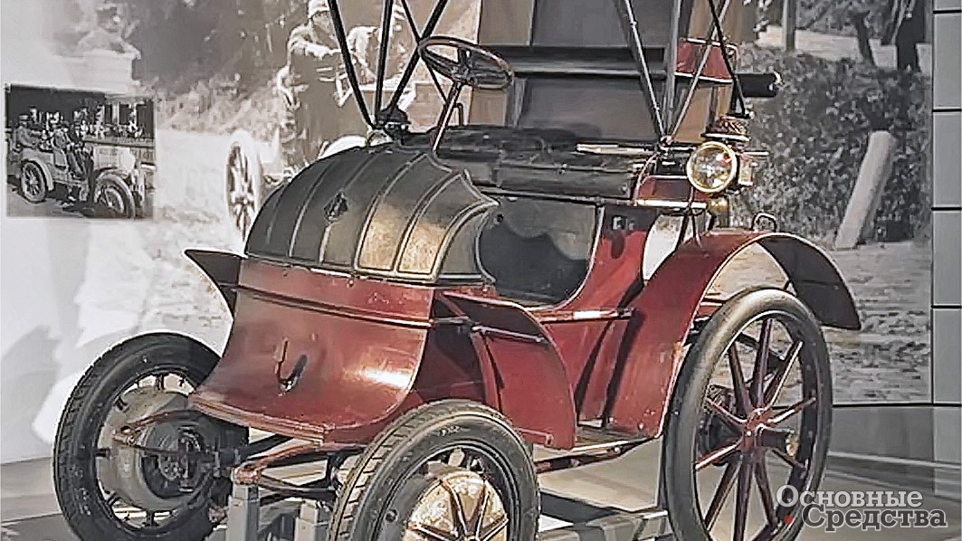 Электромобиль Mixte, 1900 г. Порше показывает первый в мире электромобиль с гибридным приводом на всемирной выставке в Париже в  1900 г.