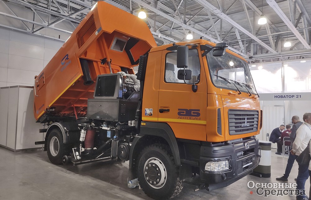 Многофункциональная комбинированная дорожная машина Çeksan Sweepers на шасси МАЗ-35350