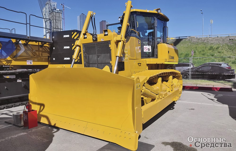 Бульдозер XCMG D260 массой 23,6 т