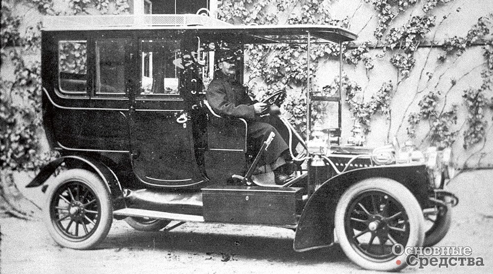 1908 г. Эрнст Валентин за рулем автомобиля