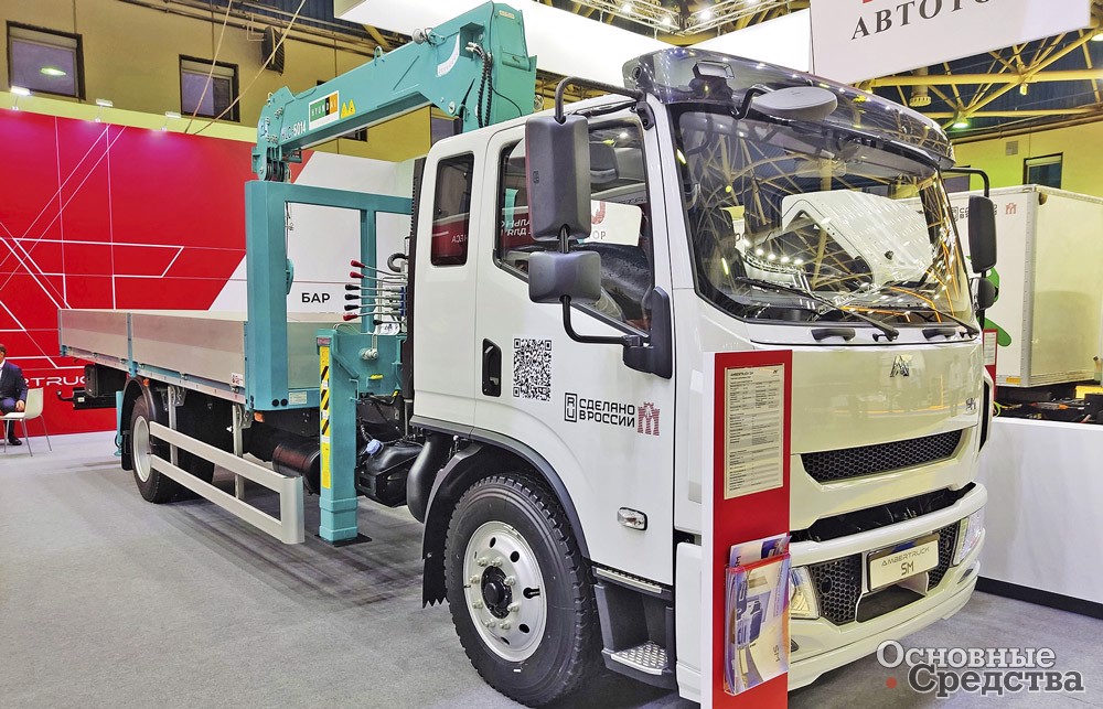 Ambertruck SM с бортовой платформой и КМУ Hyundai