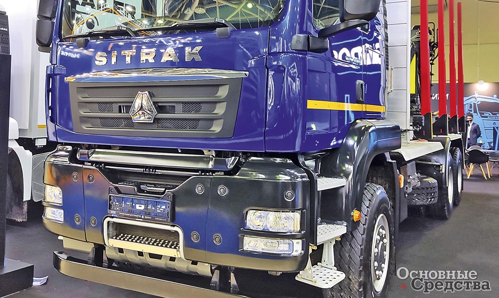 Сортиментовоз на шасси SITRAK C7H 6x4