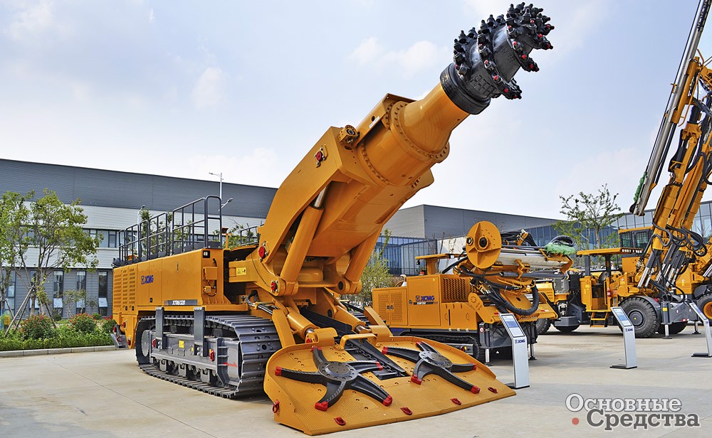 Проходческий комбайн XTR6/320 массой 125 т и  производительностью 8 м[sup]3[/sup]/час