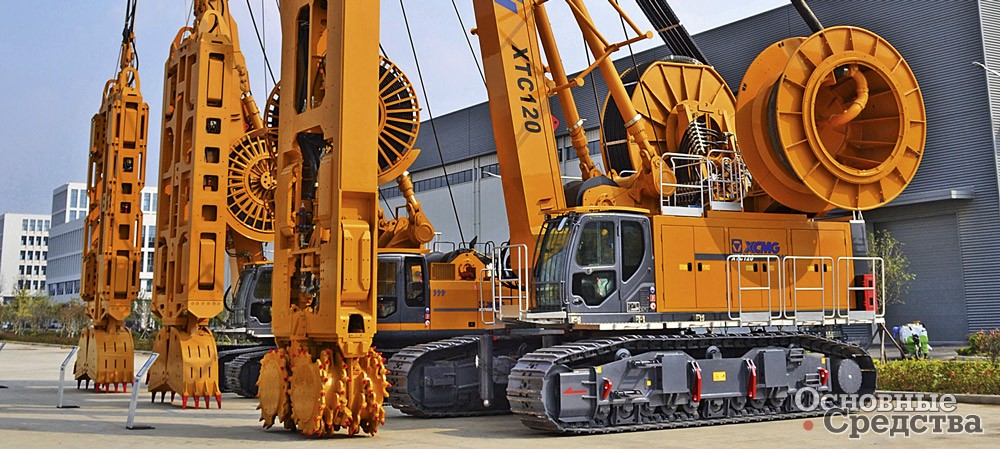 Бурофрезерный траншеекопатель XTC120 мощностью 571 кВт для  непрерывной разработки траншеи глубиной до 125 м и шириной 800–1800 мм