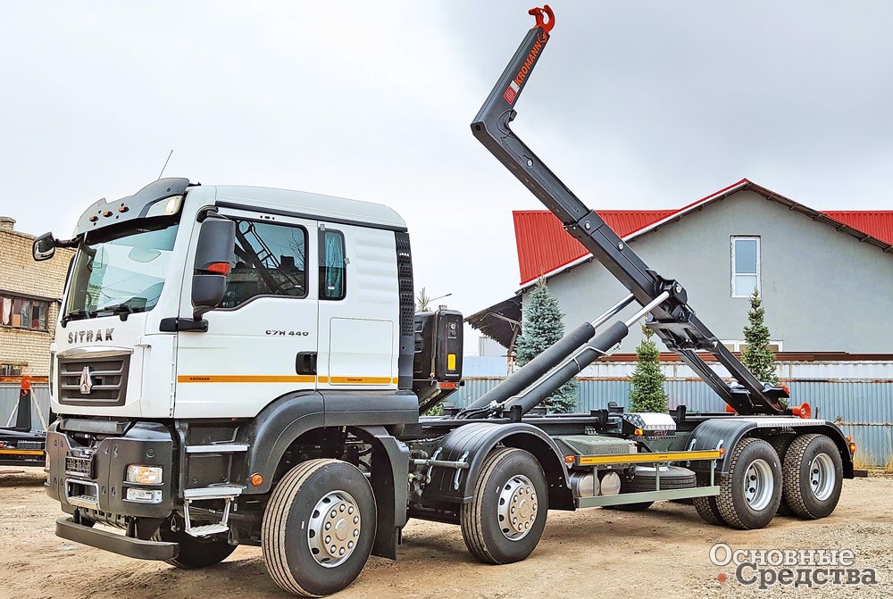 Магистральный мультилифт на шасси Sitrak C7H 8х4 с крюком KROMANN XL26S.64.6-HC