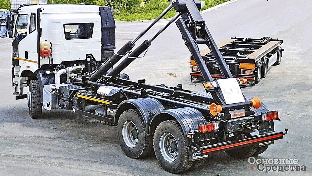 Бюджетный магистральный мультилифт на шасси FAW CA3250 с крюком KROMANN L22S.60.6-HC