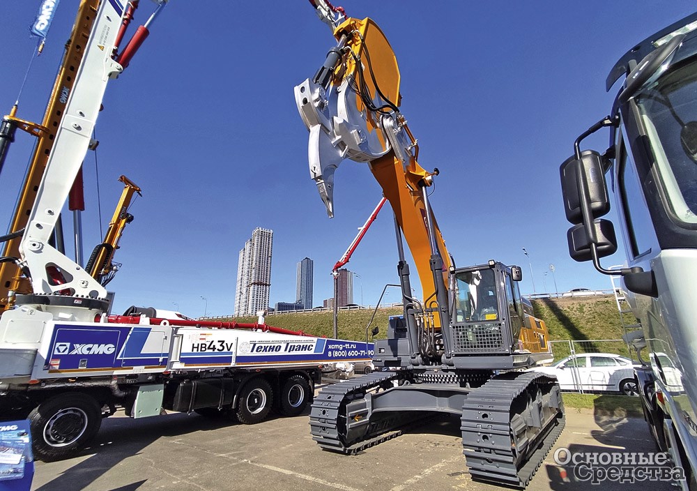 Тяжелый экскаватор XCMG XE490DK с  мегарыхлителем