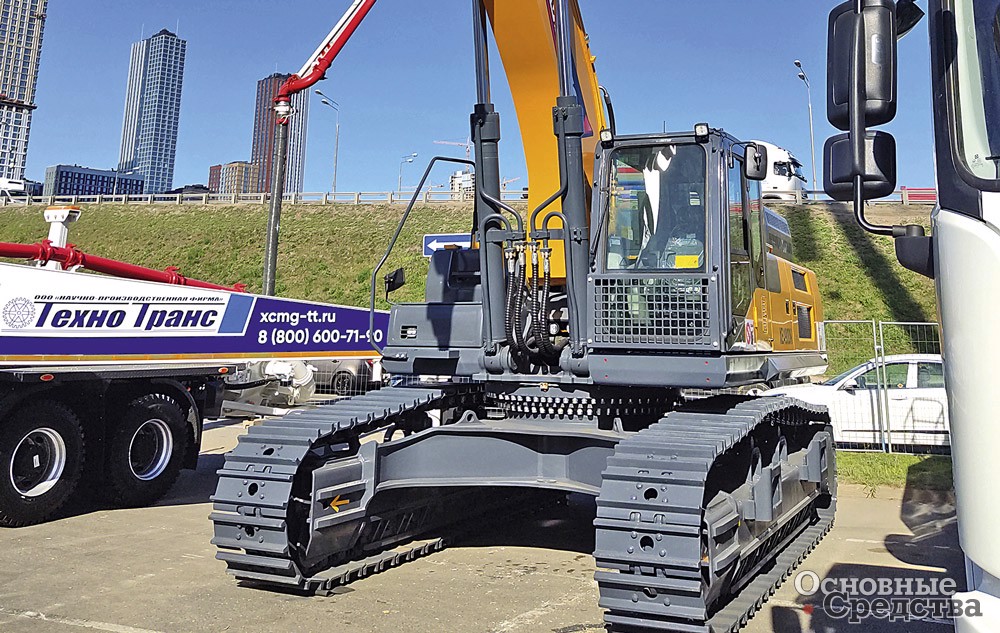 Тяжелый экскаватор XE490DK с  мегарыхлителем