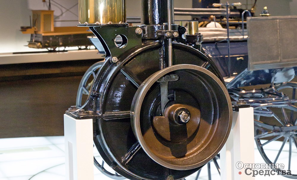 Двигатель Daimler «Дедушкины часы» (Standuhr)