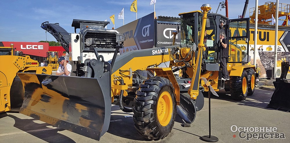 Автогрейдер Shantui SG21-C6 AWD массой 20 000 кг с двигателем Weichai, полным приводом и рычажным управлением рабочим оборудованием