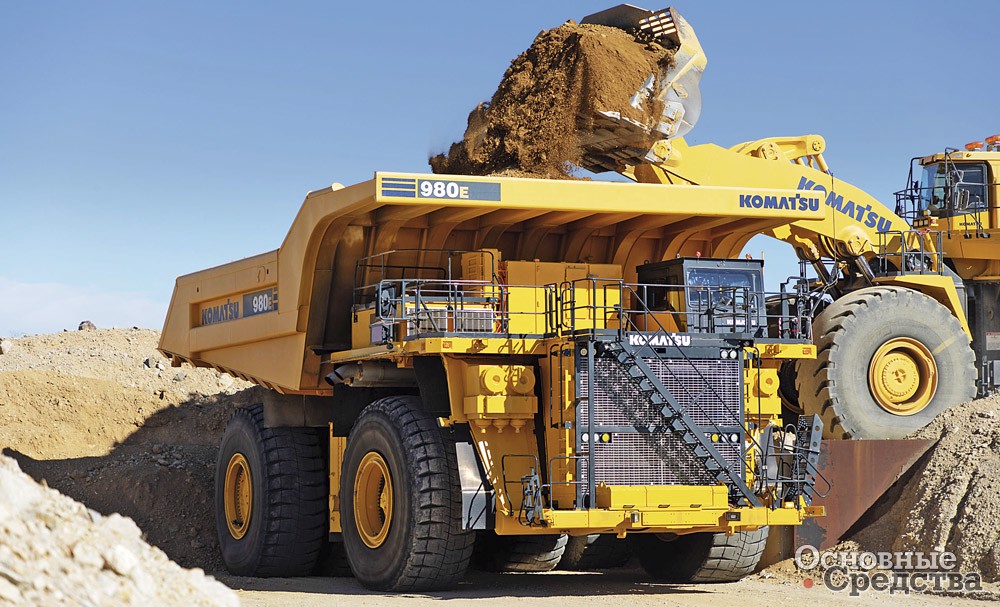 Большегрузный карьерный самосвал Komatsu 980E с двигателем QSK95.