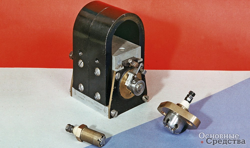 Магнето и свечи. 1907 г.