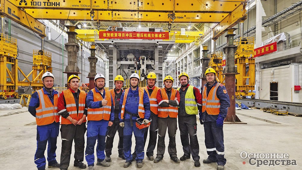 Завершена установка 220-тонной короны пресса на автопроизводстве в Тульской области