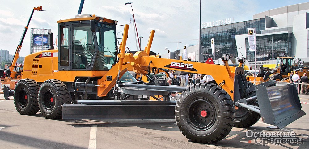 Грейдер XCMG GR215