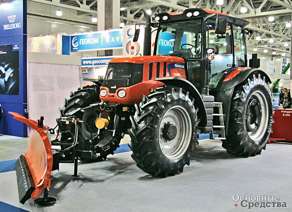 Трактор TERRION АТМ 4200
