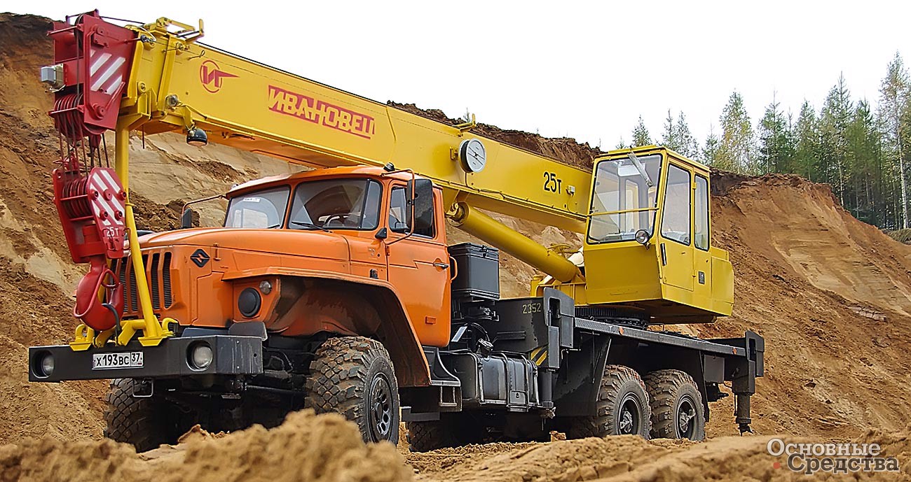 25-тонный «Ивановец» КС-45717-1 на шасси «Урал-4320»