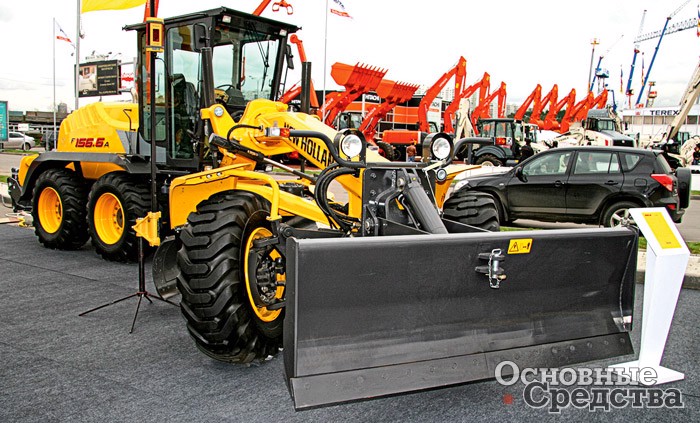 Грейдер New Holland F156.6A