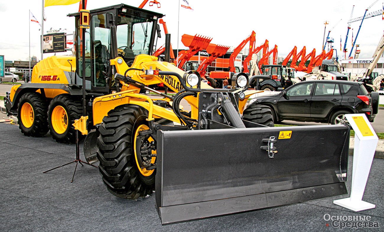 Грейдер New Holland F156.6A