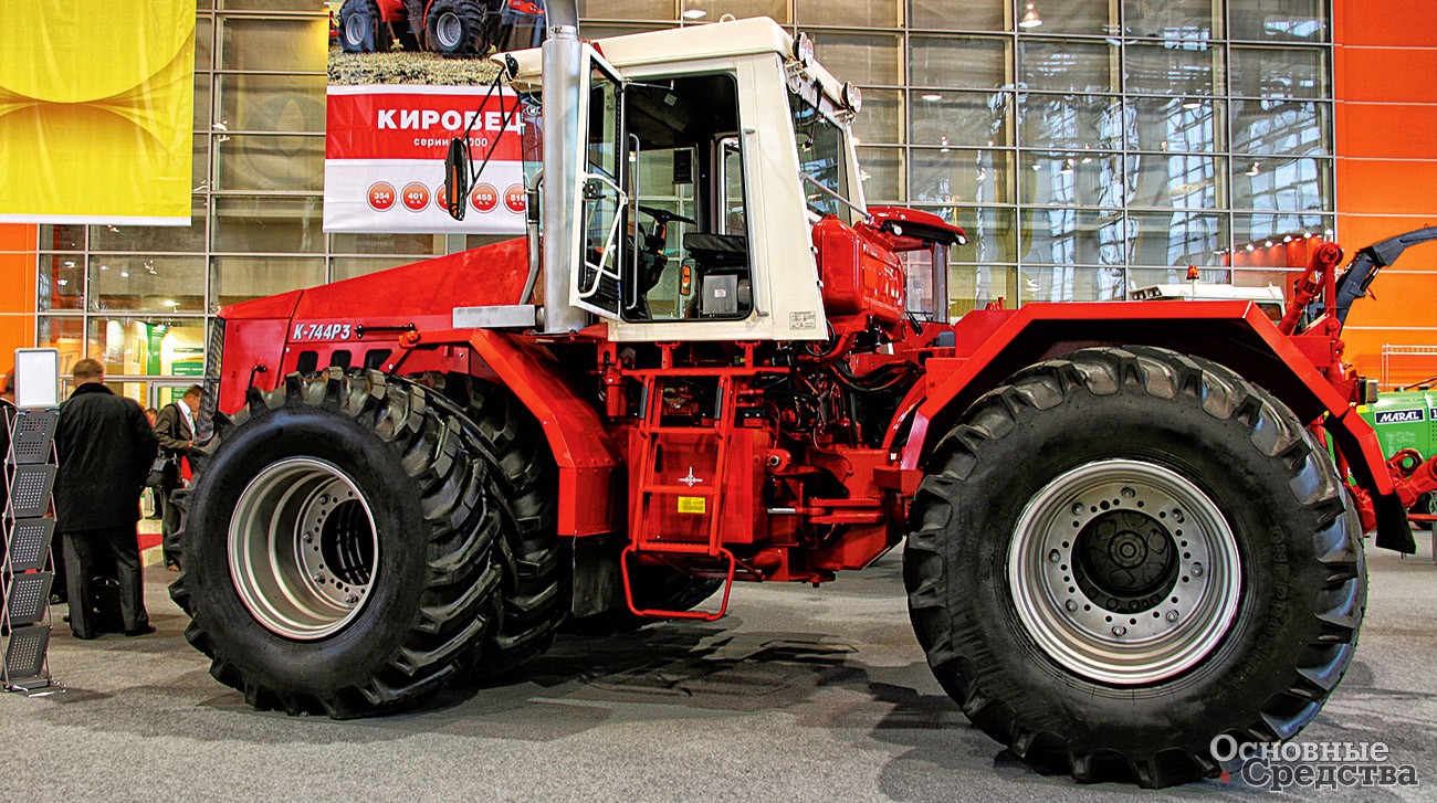 «Кировец» К-744Р3