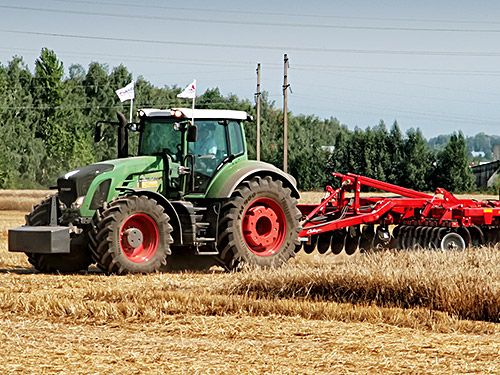 Мониторинг технического уровня перспективных отечественных тракторов для аграриев