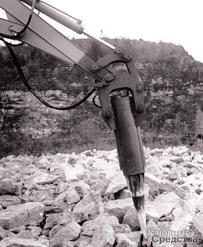Экспериментальный гидромолот ВНИИ Стройдормаш, 1967 г., с энергией удара 20 кДж
