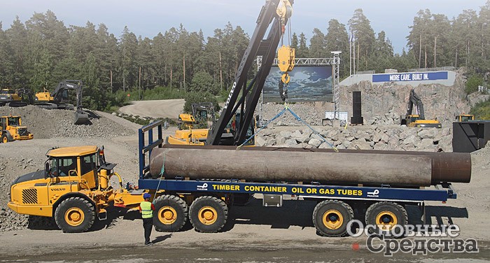 Трубовоз на базе сочлененного самосвала Volvo