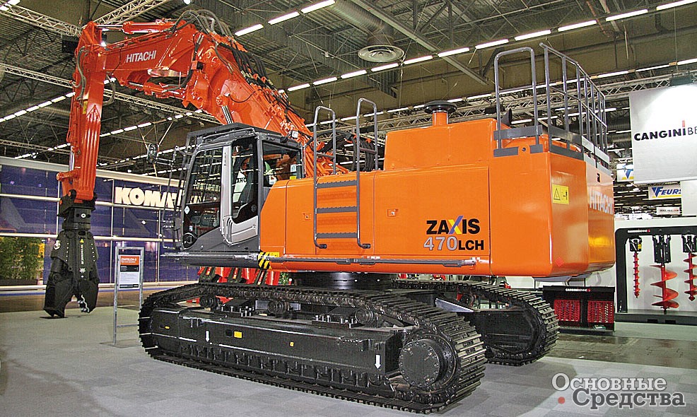 Hitachi ZX470LCH-3 с усиленной двухзвенной землеройной стрелой