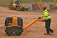 Ручной каток JCB-Vibromax VMD70