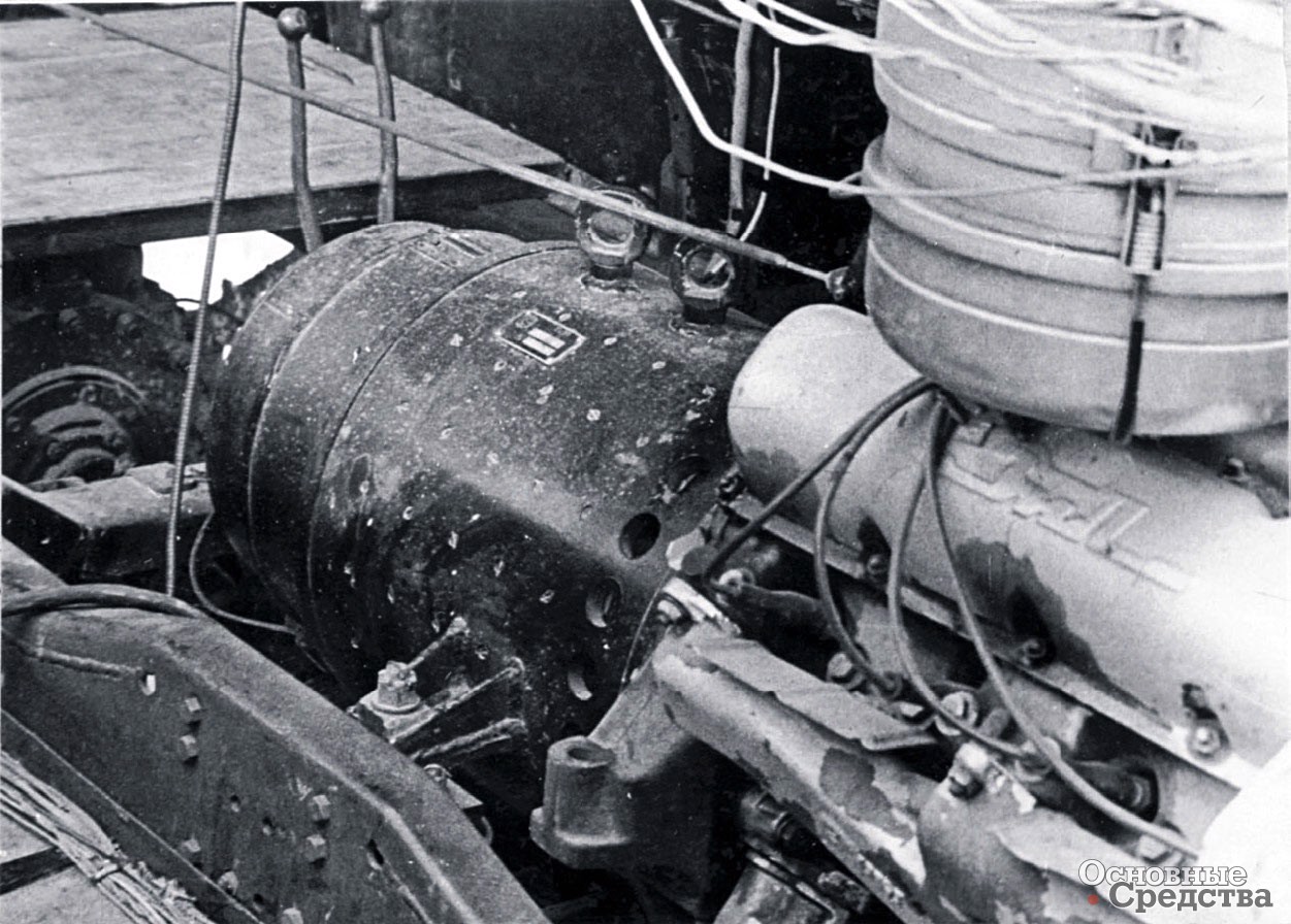 Двигатель ЗИЛ-375 с генератором ГЭТ-120