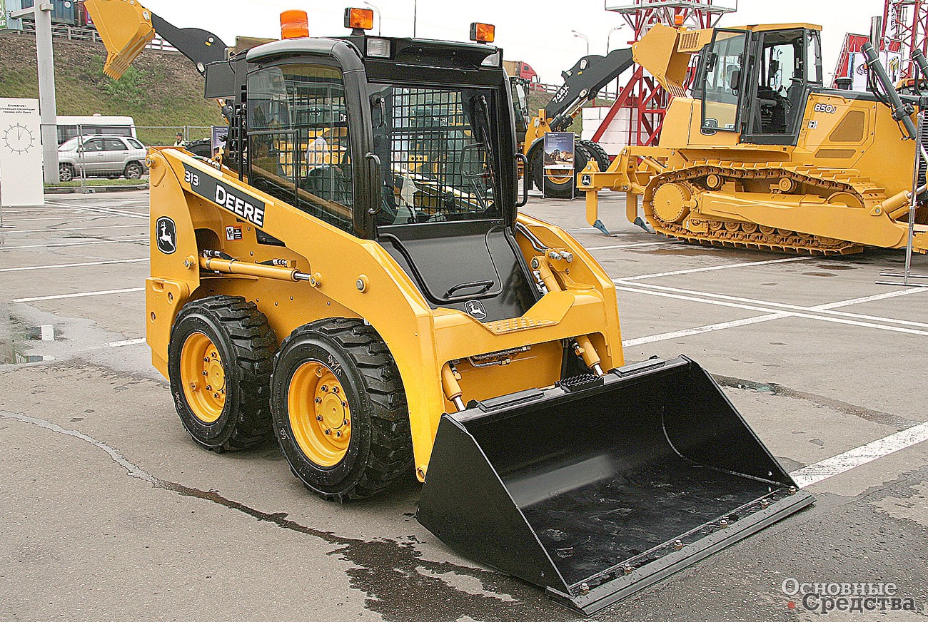 John Deere 313