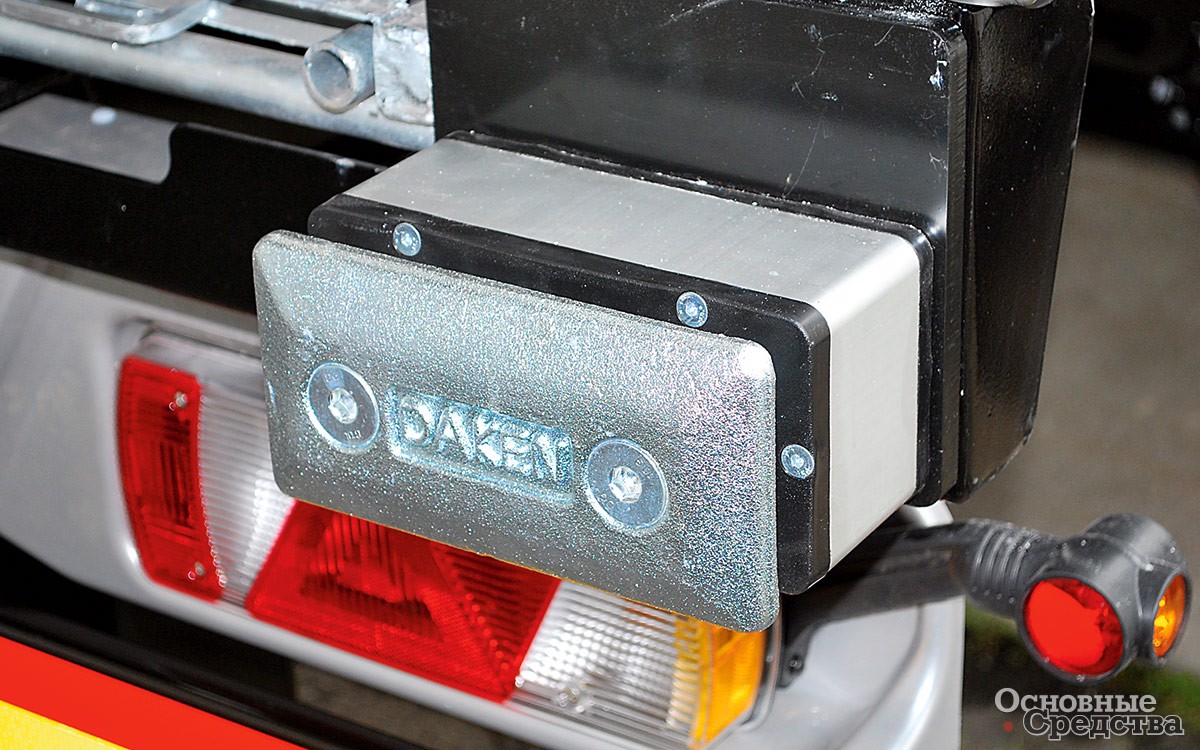 Задние угловые отбойники обычно бывают трех типов: стандартный резиновый, [b]стальной[/b] или двойные резиновые ролики