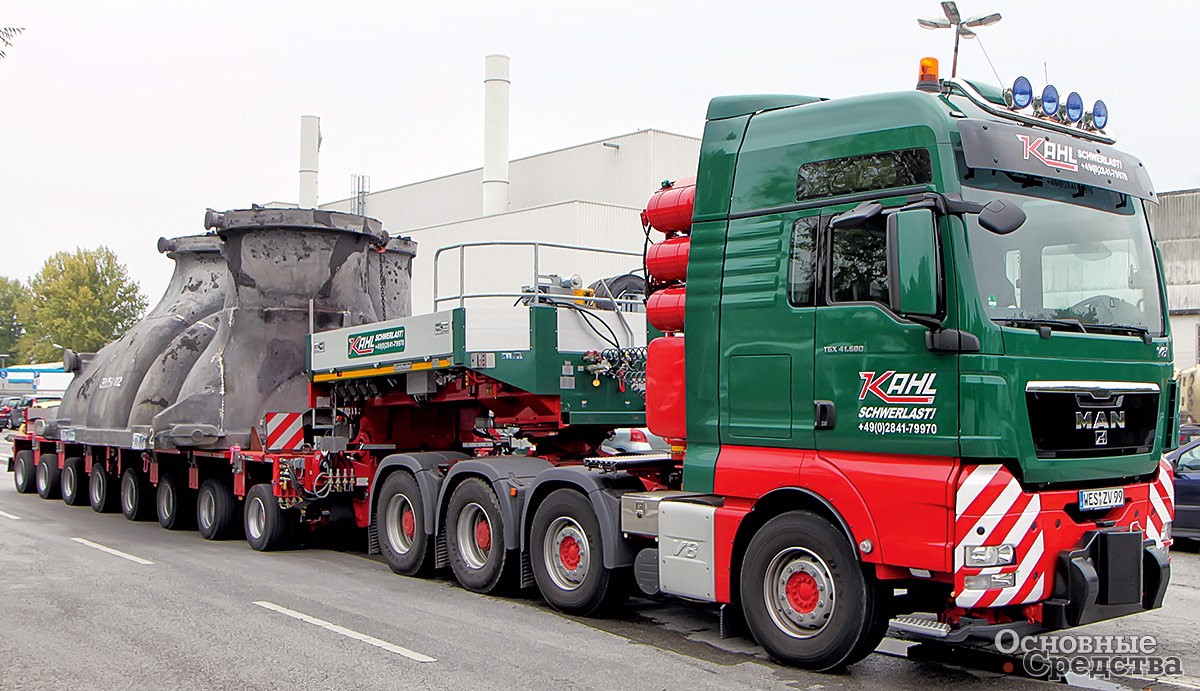 Тяжелый седельно-балластный тягач MAN TGX 41.680 8х4/4 BBS используется для работы с модульными системами Goldhofer