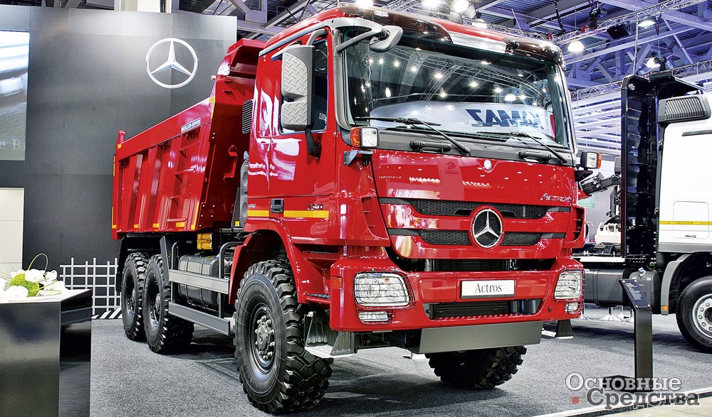 Самосвал с односкатной ошиновкой Actros 3341AK 6х6