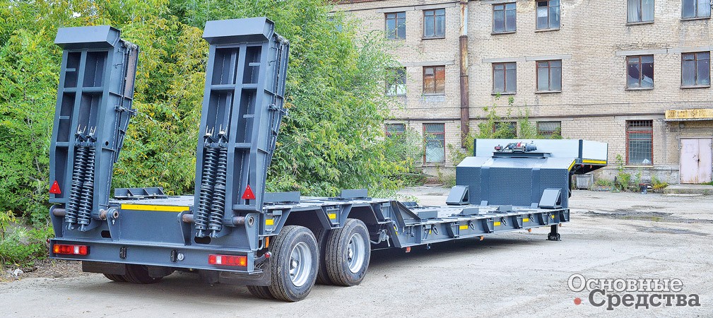 Низкорамный полуприцеп-тяжеловоз с раздвижной ломаной рамой ЧМЗАП 93853-010-НПР