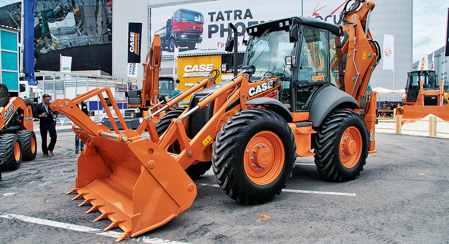 Case 695ST