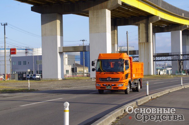 Мусоровоз компании Kankyo Gijutsu Co. на базе Hino Ranger FC оснащен автоматической коробкой передач Allison 1000™